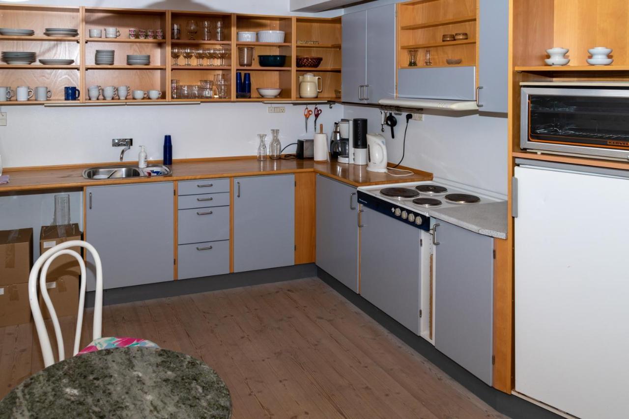Guesthouse At The Boat Harbour Tórshavn Exterior foto