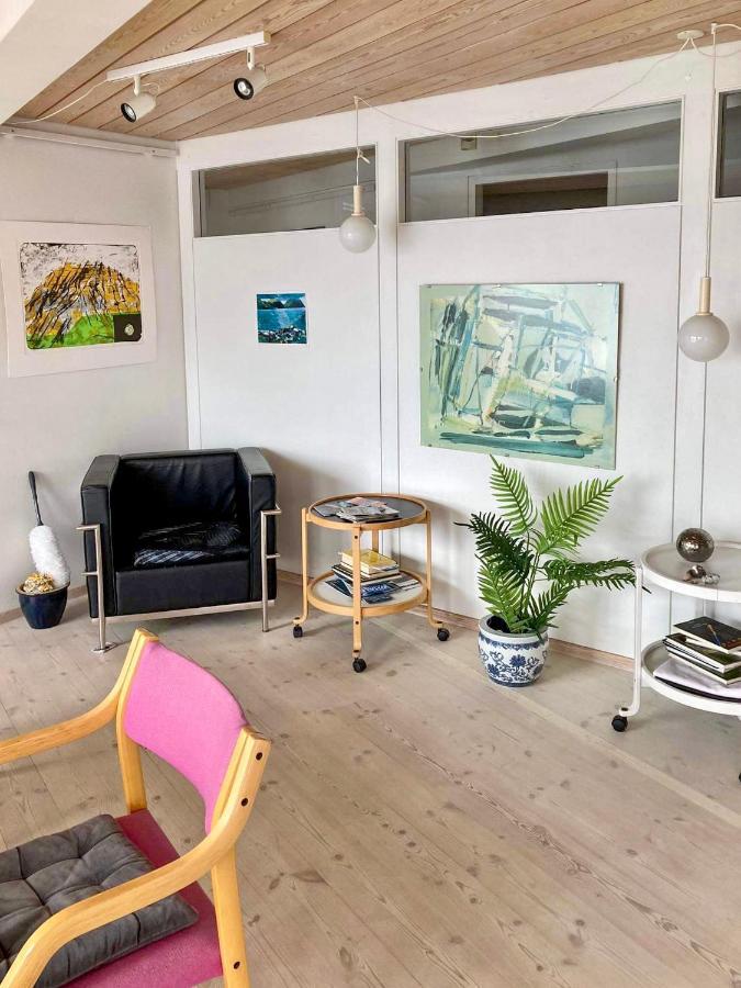 Guesthouse At The Boat Harbour Tórshavn Exterior foto