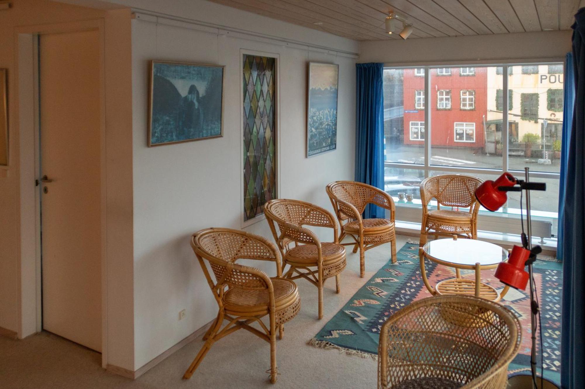 Guesthouse At The Boat Harbour Tórshavn Exterior foto